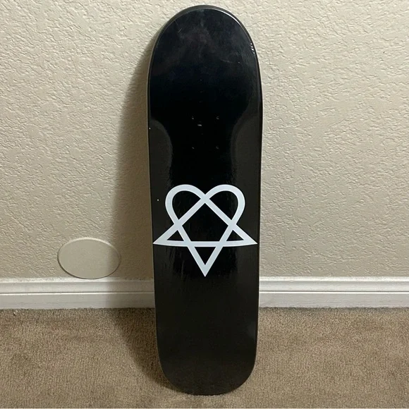 Vintage 2000s Bam Margera Maple Wood Black Heartagram Skateboard Skate Deck 7.5” - Picture 1 of 6